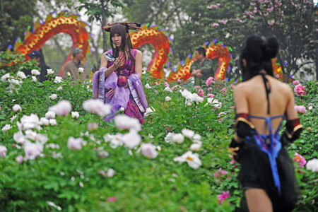 高校男生“伪娘团”